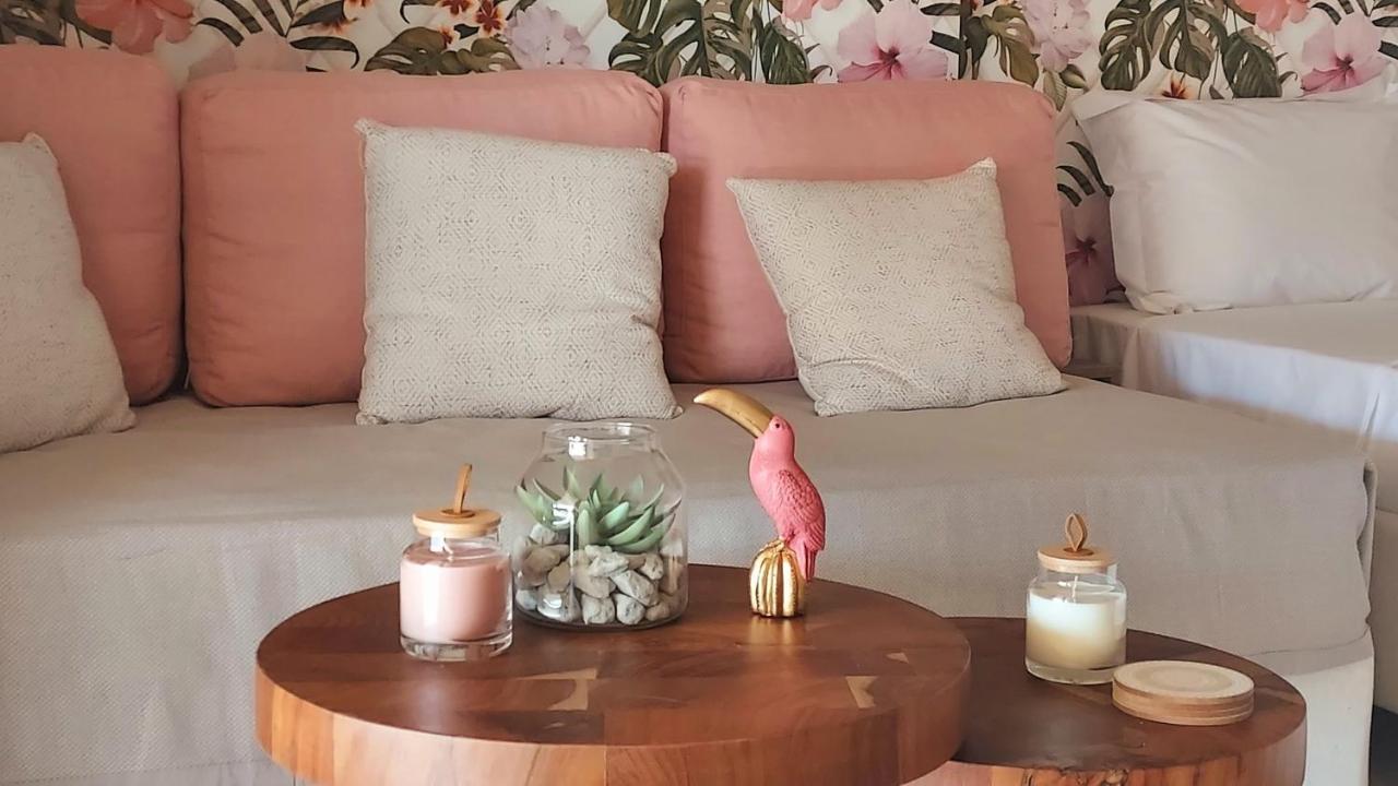 Loutraki Pinky Pearl Apartment ภายนอก รูปภาพ